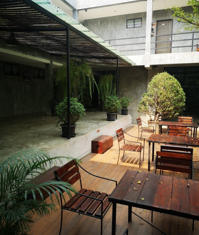 Come Moon Loft Hotel主图