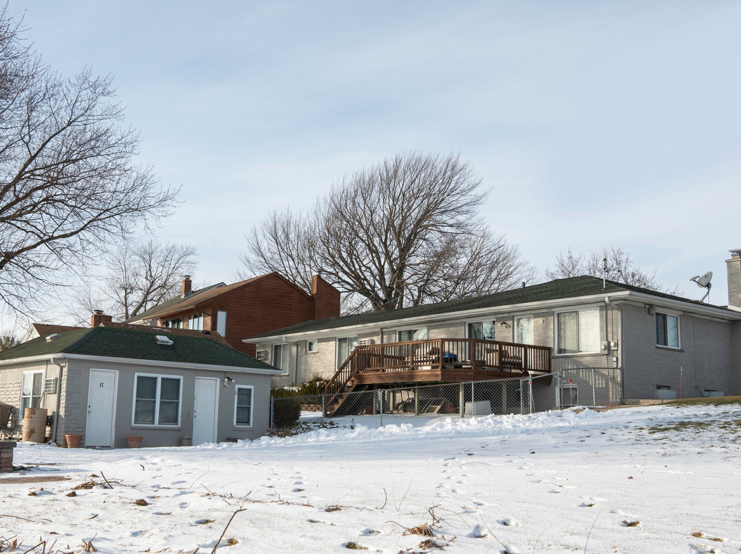 Hotel Ira Township/Lakeview主图