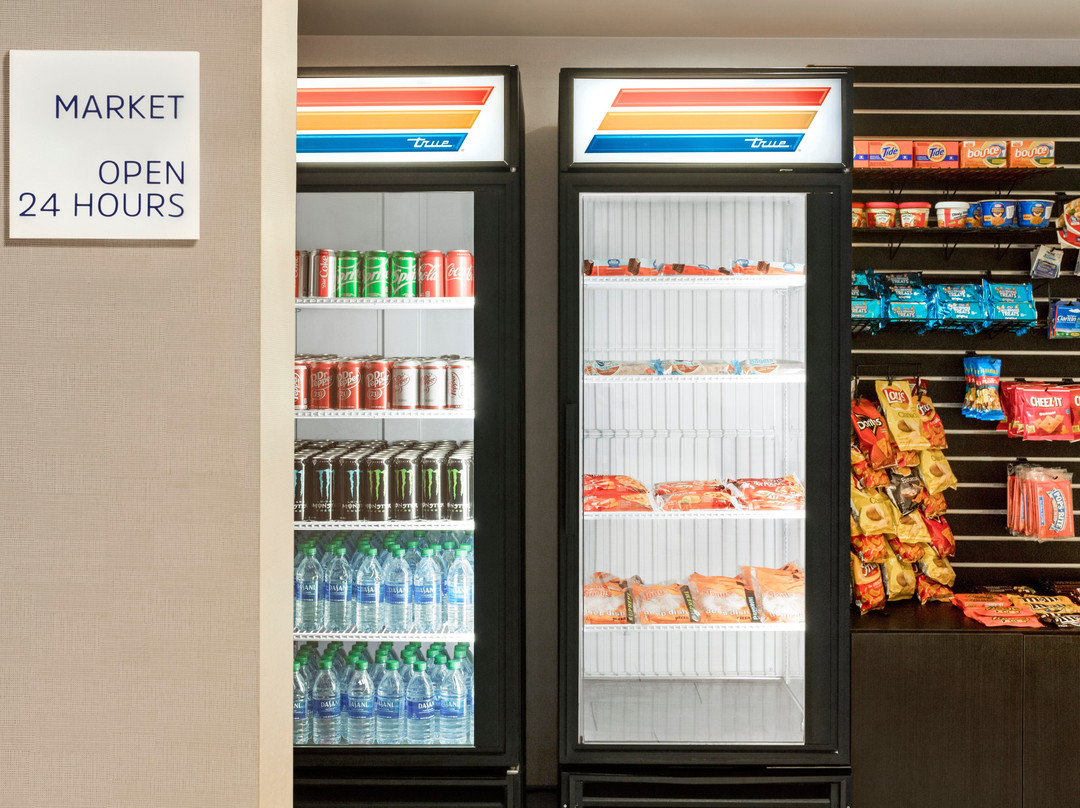 杜兰特快捷假日&套房酒店主图