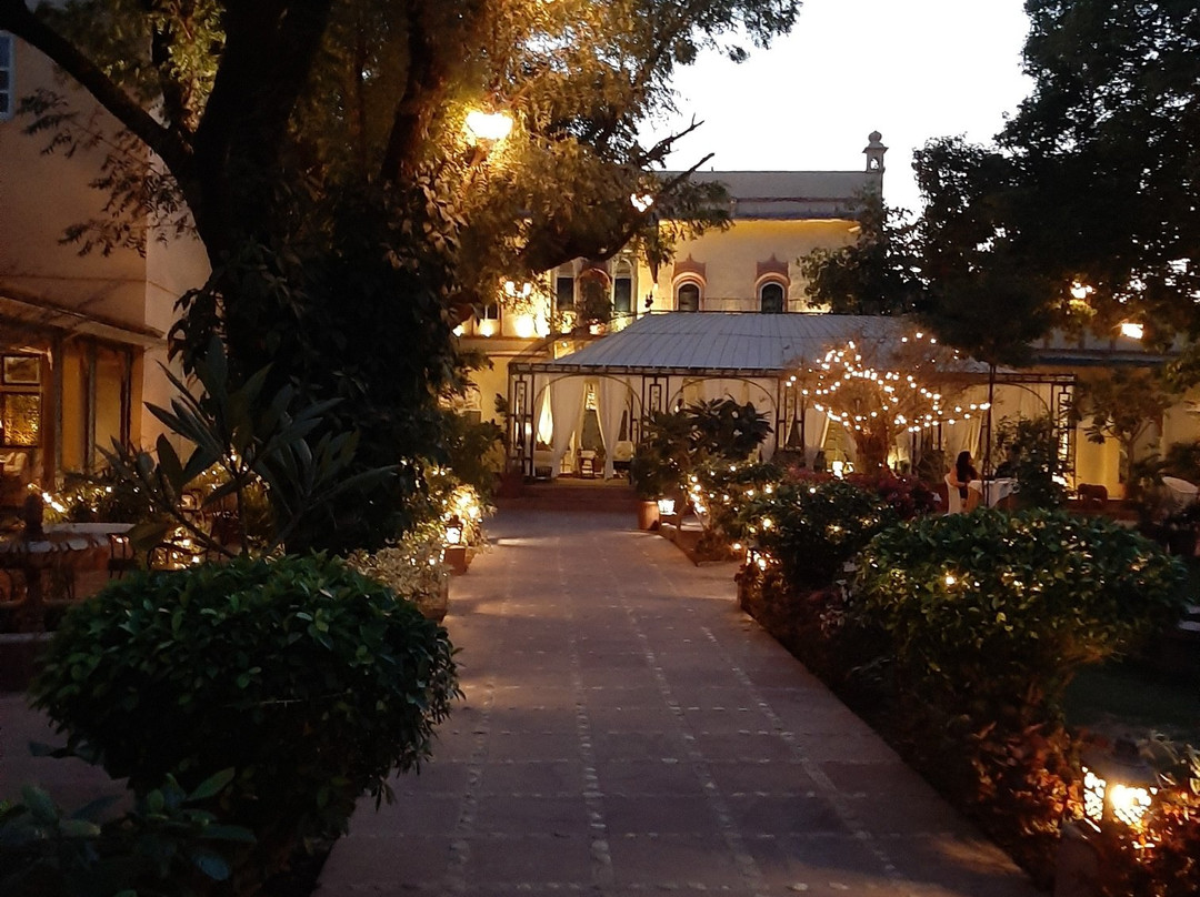 罗希特加酒店主图