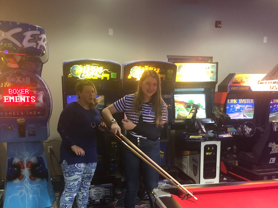 Bowling Stones 10-pin Entertainment center-大草原必去景点