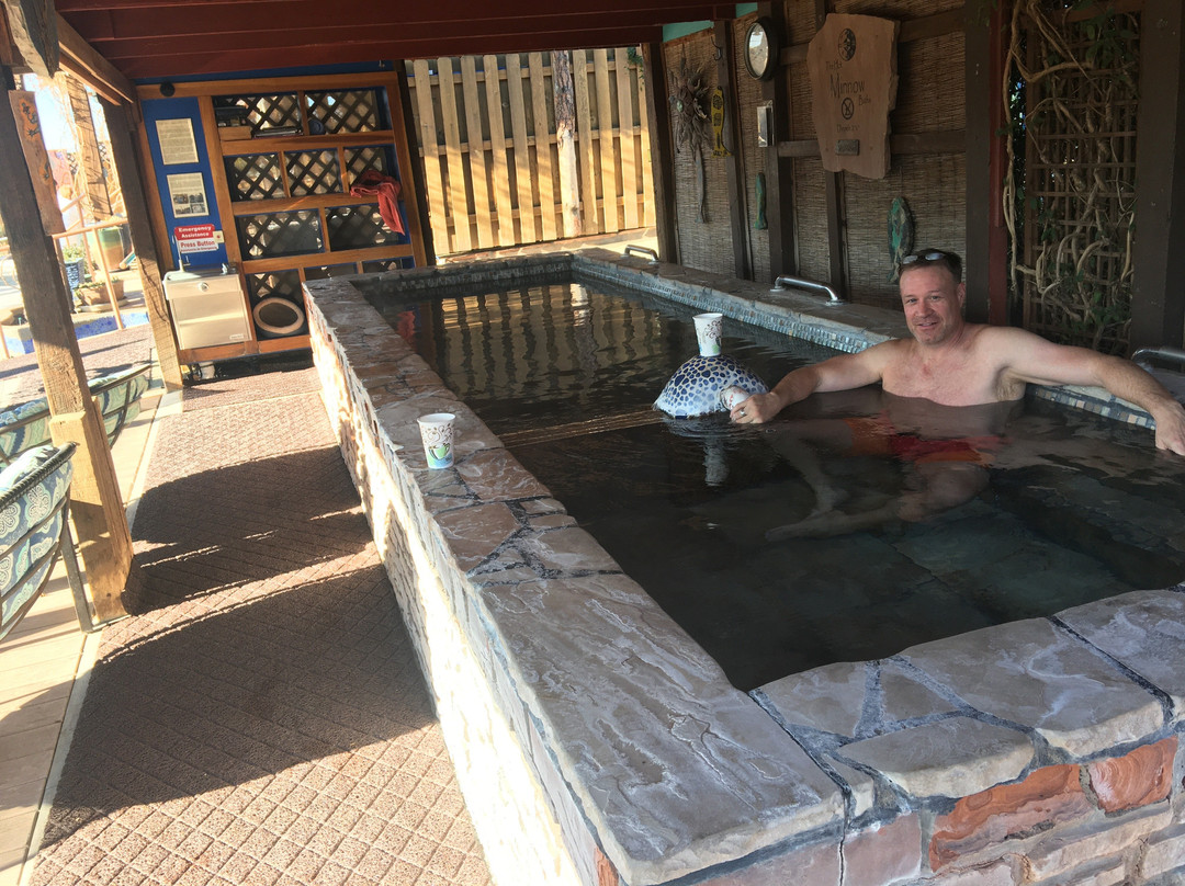 Riverbend Hot Springs主图