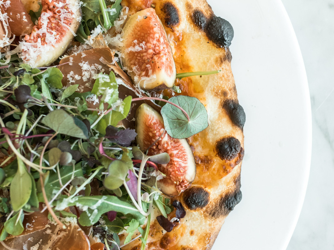 巴伦乔伊酒店主图