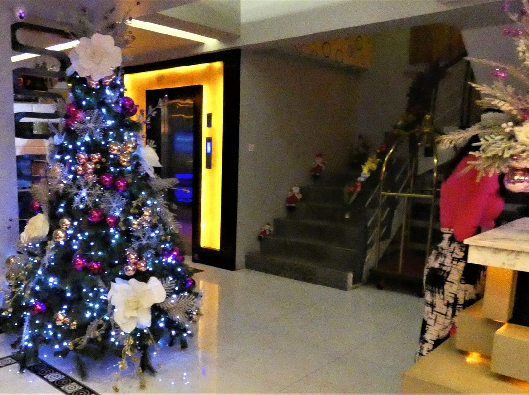 埃洛伊萨皇家套房酒店主图