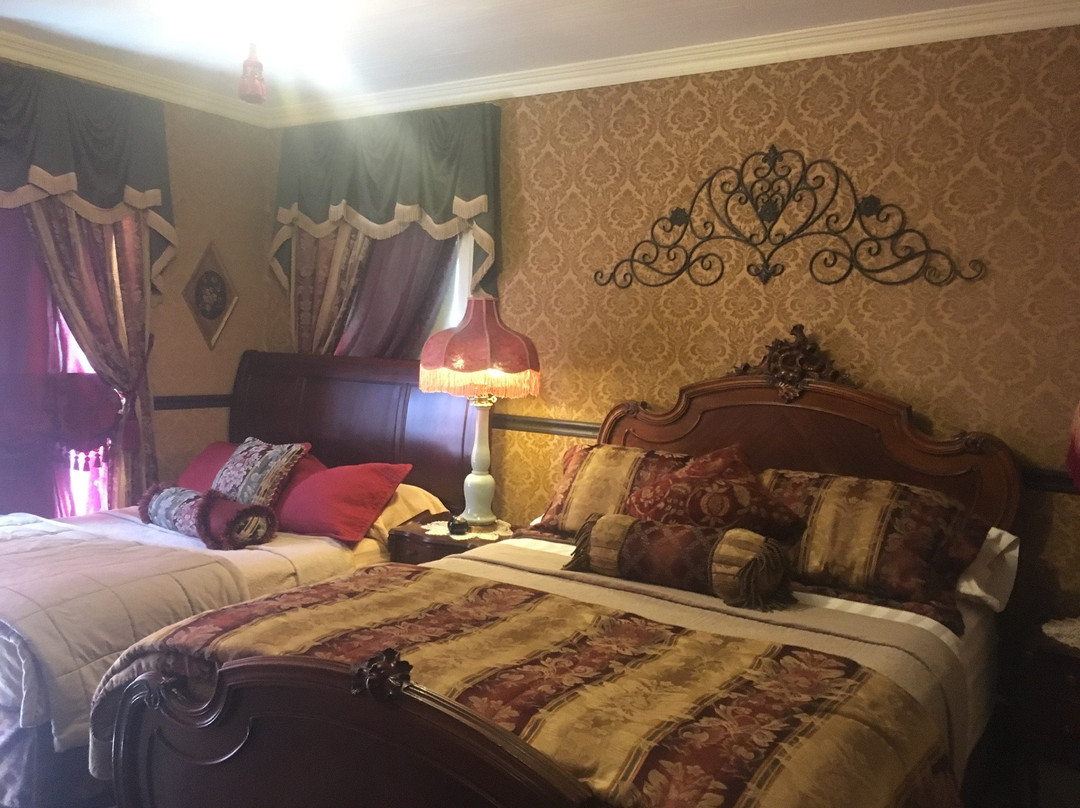 The Weaverville Whitmore Inn主图