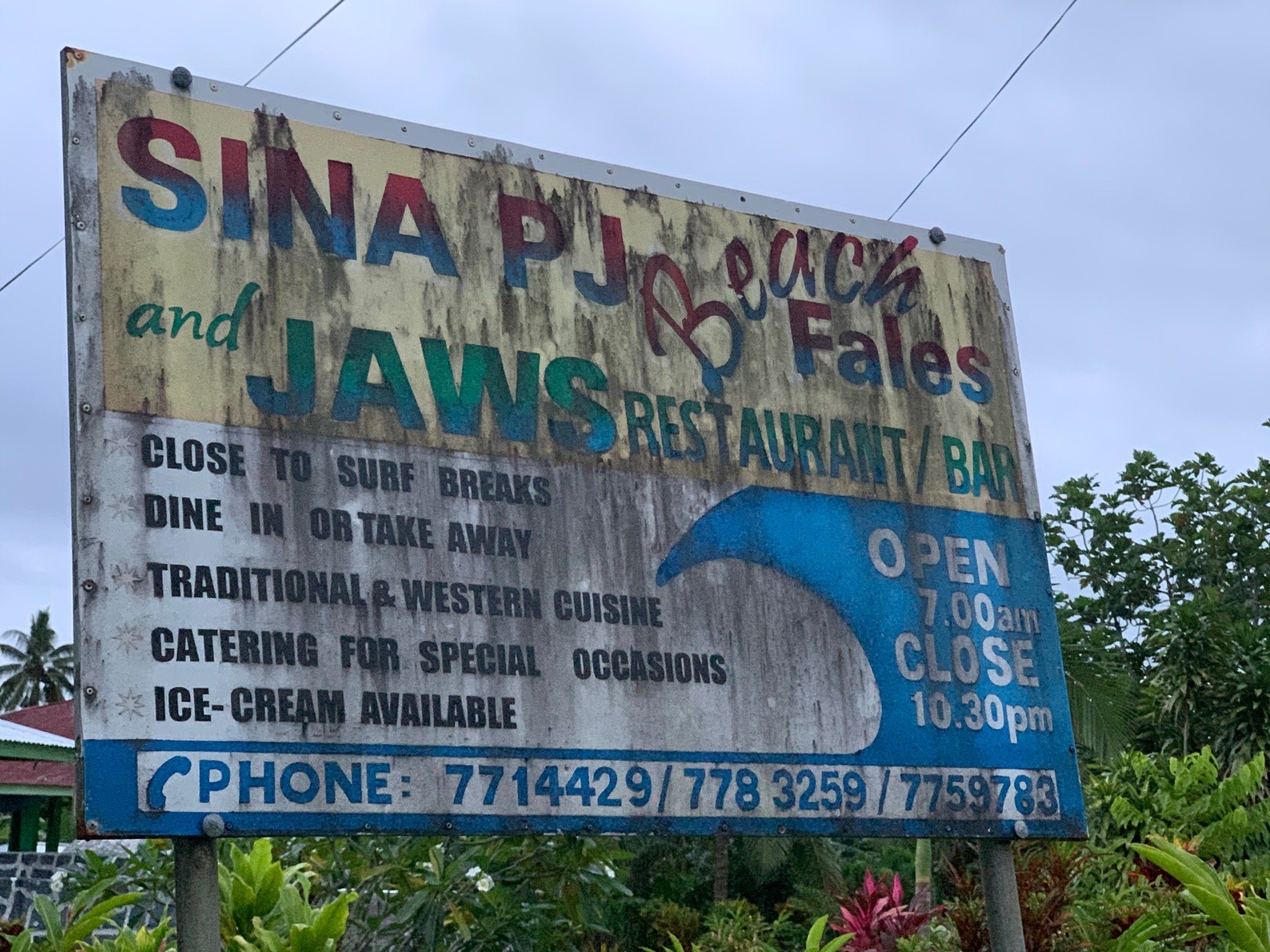 Sina PJ Beach Fales and Surf-官方