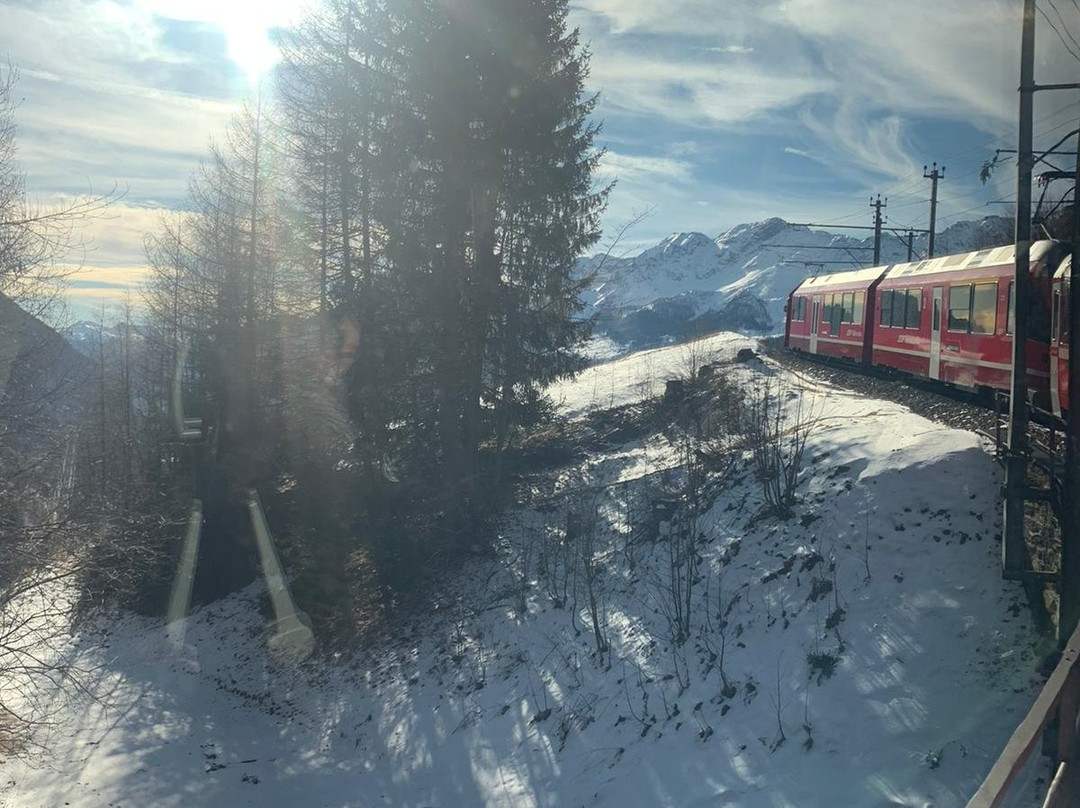 Trenino Rosso del Bernina-蒂拉诺必去景点