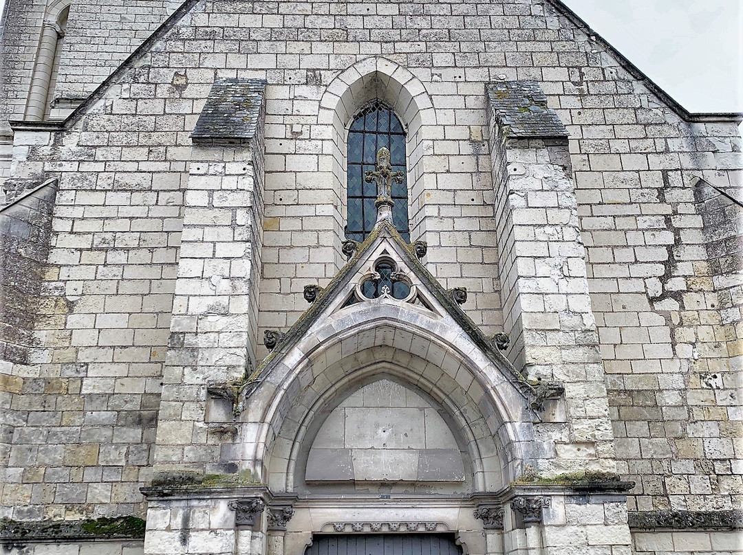 Eglise Notre Dame-Les Rosiers sur Loire必去景点