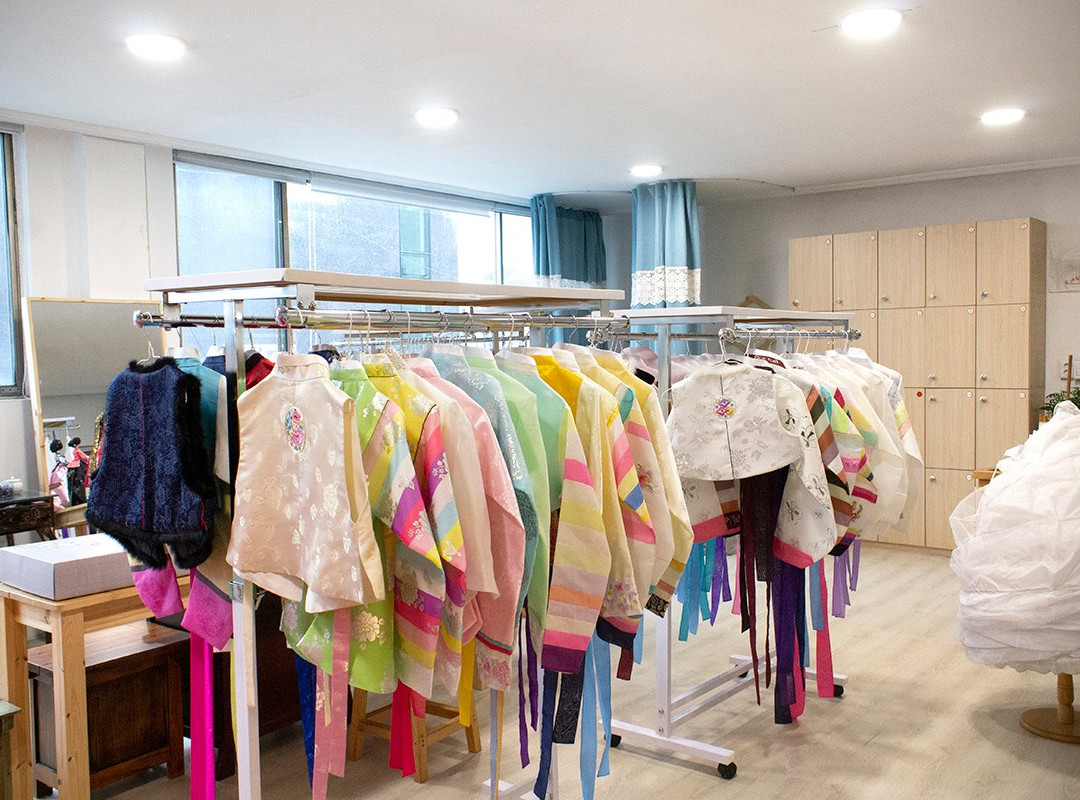 Wearing Hanbok-蔚山必去景点