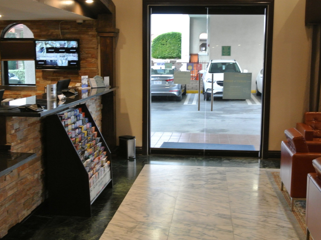 贝斯特韦斯特帕萨迪纳皇家酒店主图