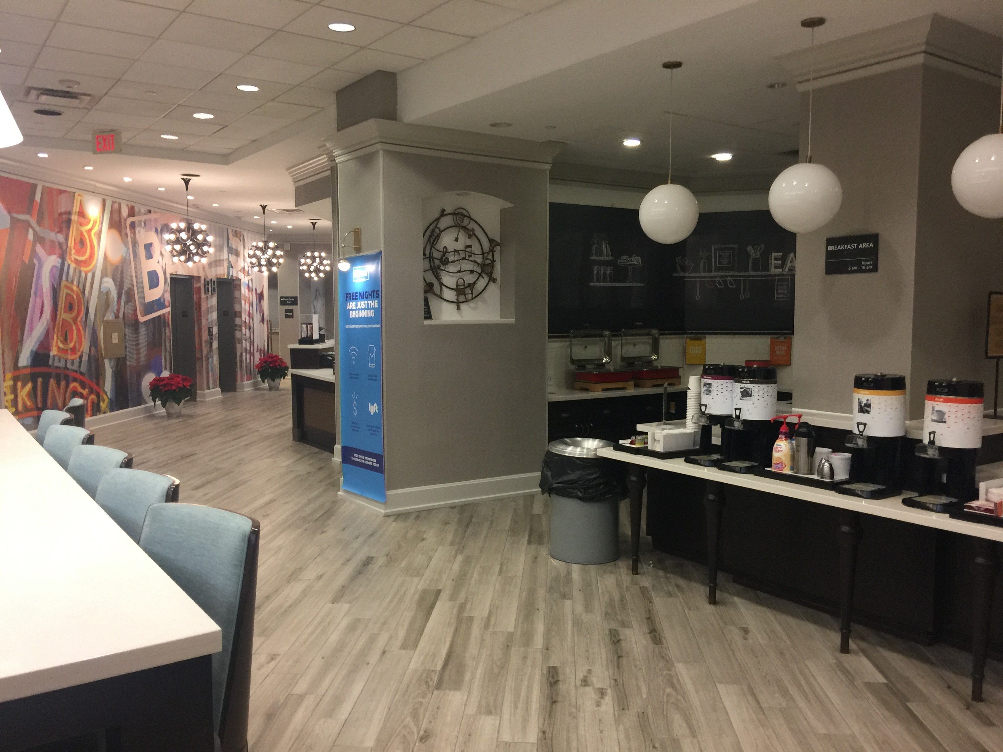 Hampton Inn & Suites Memphis At Beale Street-浴室