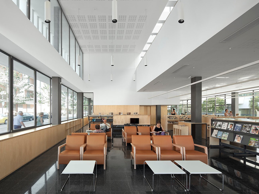 Biblioteca Merce Rodoreda景点图片