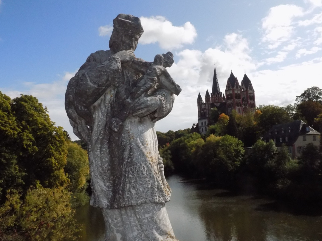 Statue of St. John of Nepomuk-林堡必去景点