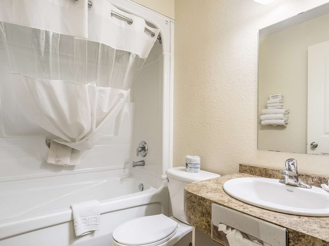 Knights Inn Orillia主图