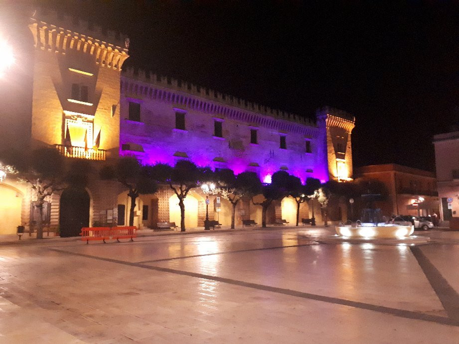Palazzo ducale D'Ayala Valva-Carosino必去景点