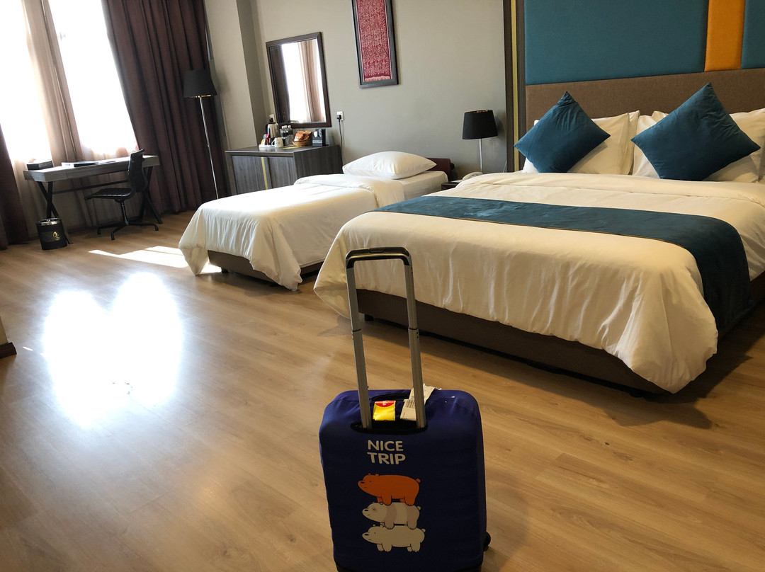 Goldenbay Hotel主图