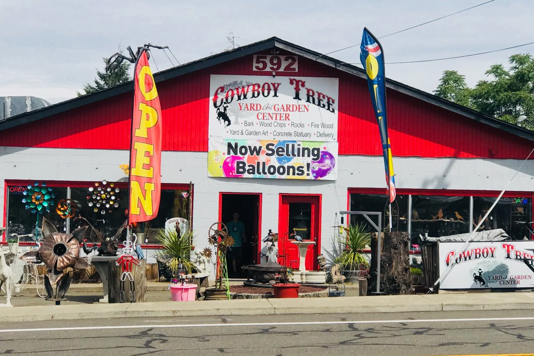 Cowboy Tree Yard & Garden Center-罗斯堡必去景点