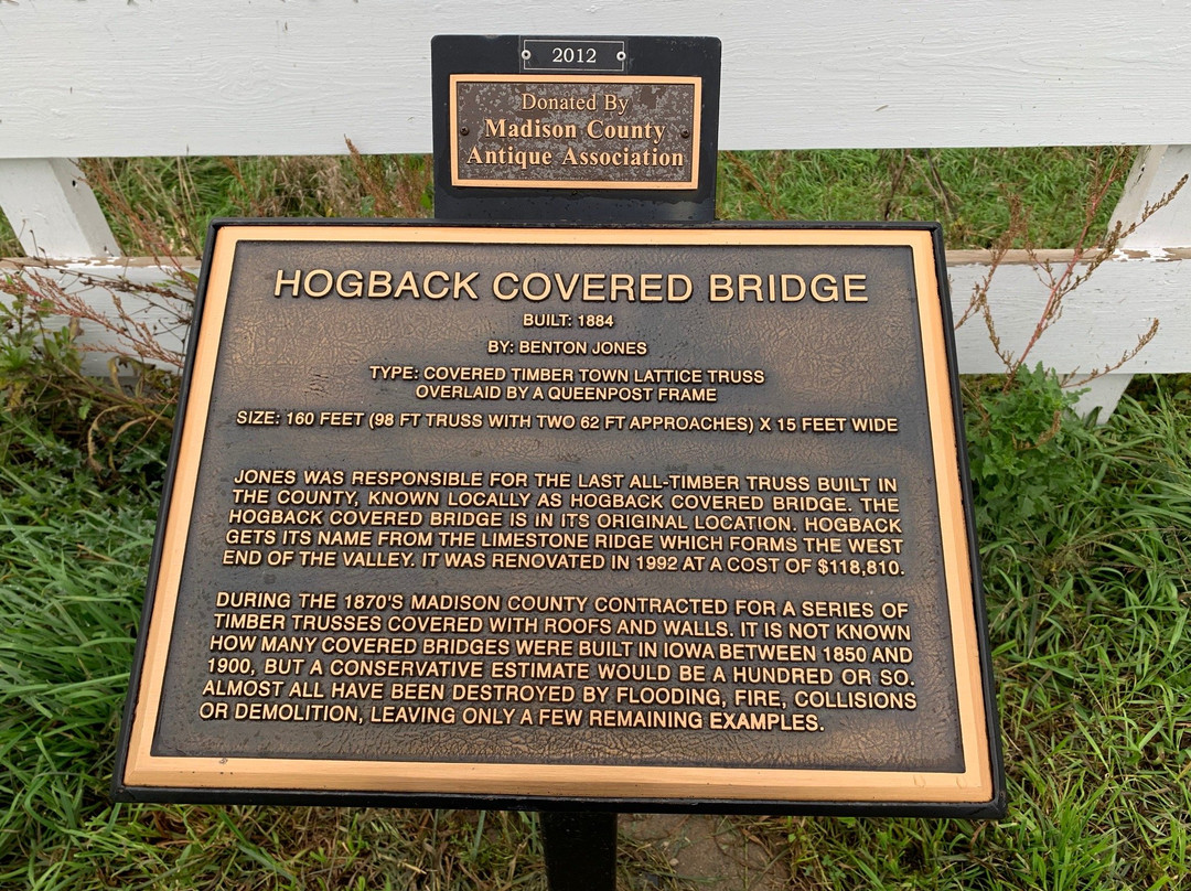 Hogback Covered Bridge-Winterset必去景点