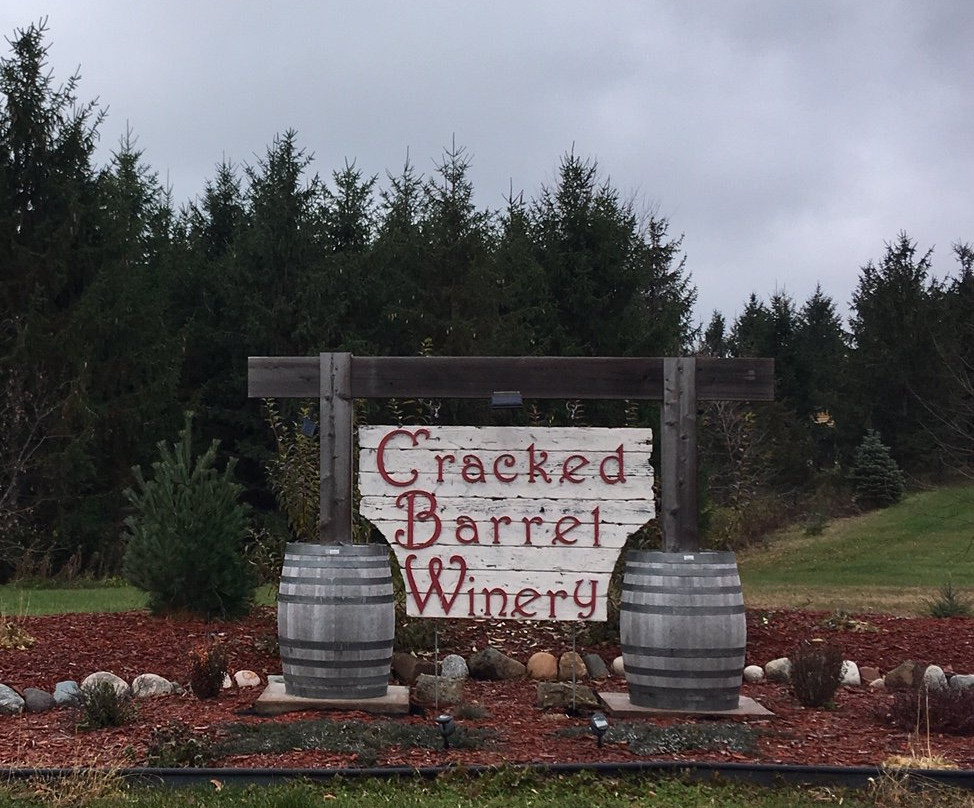 Cracked Barrel Winery & Vineyard景点图片