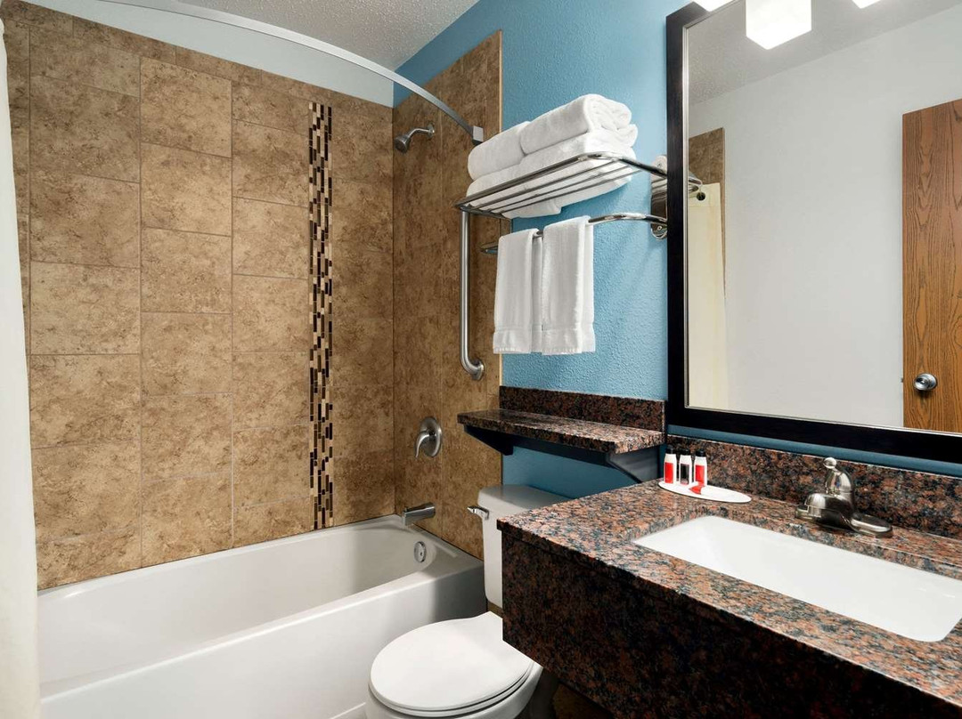 Super 8 by Wyndham Eveleth主图