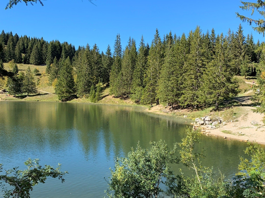 Lac Bénit景点图片
