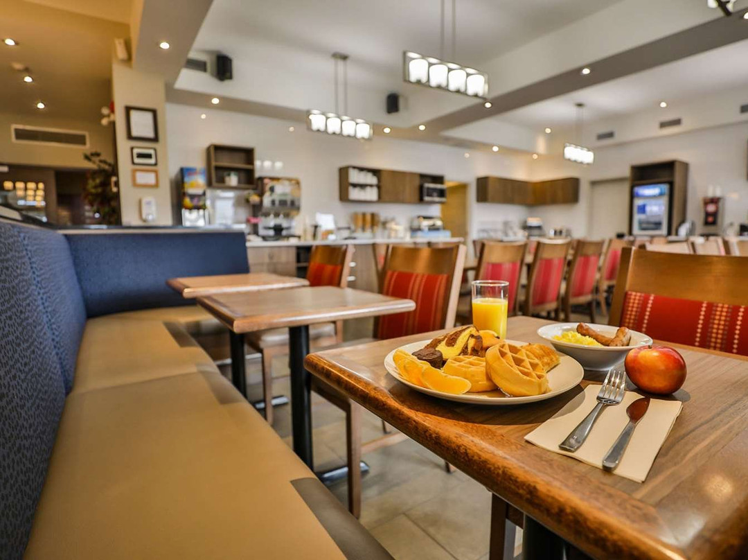 Comfort Inn & Suites主图