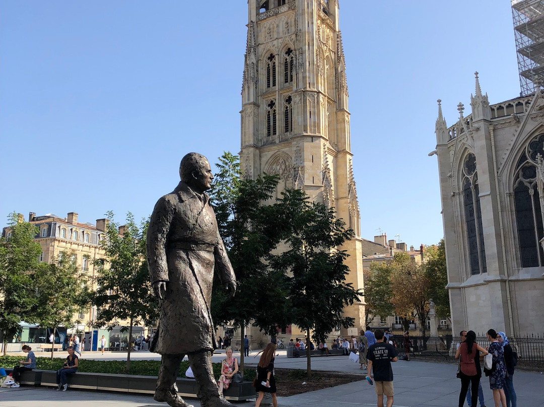 La statue de Jacques Chaban Delmas-波尔多必去景点