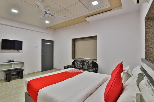 OYO 29155 Village Hotel主图