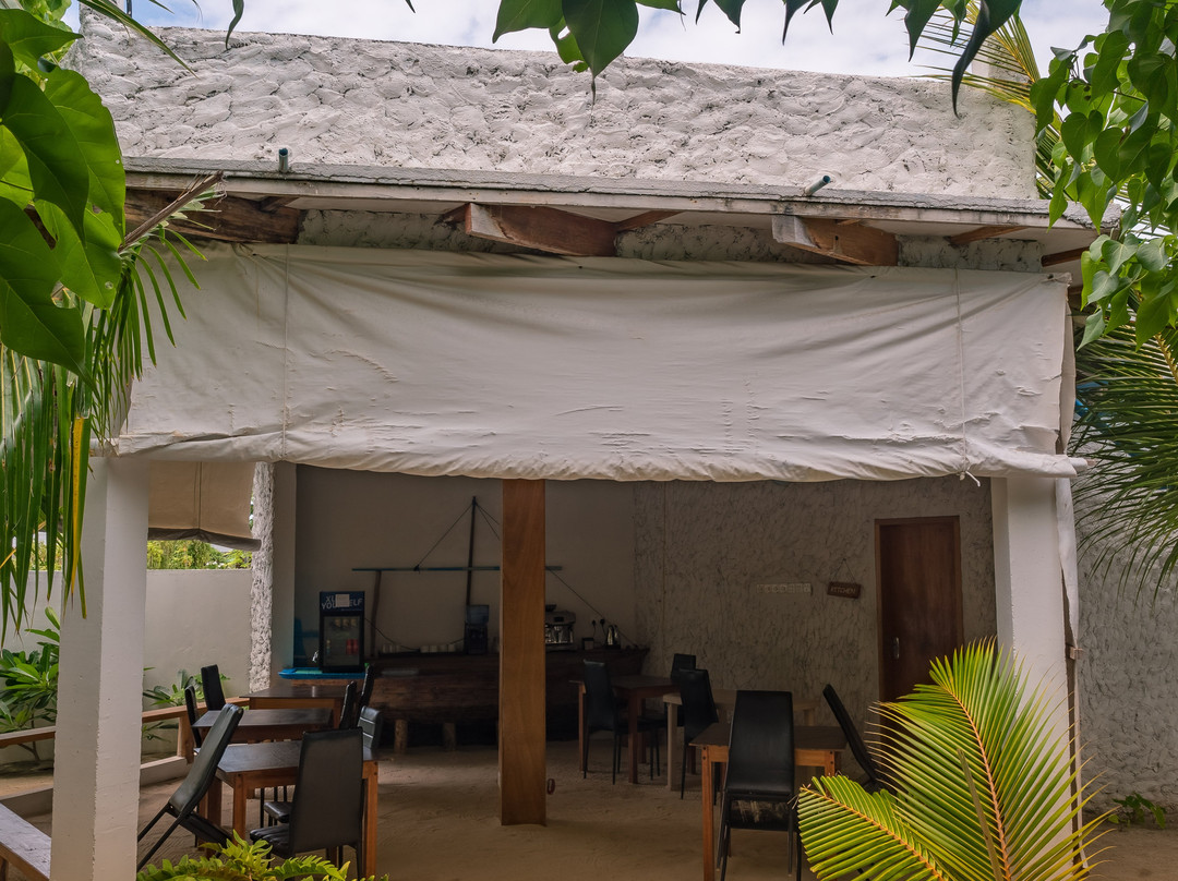 Blue World Dharavandhoo主图