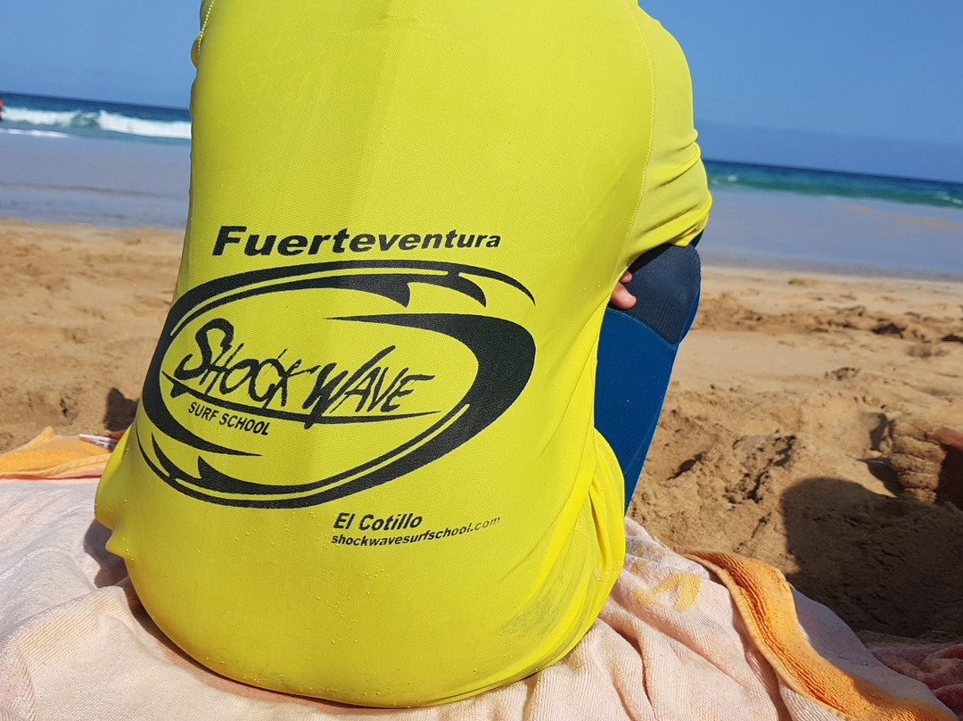 Shock Wave Surf & Windsurf School-El Cotillo必去景点