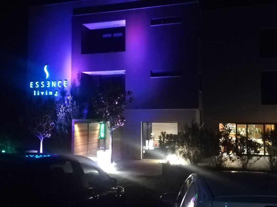 Essence Living Exclusive主图