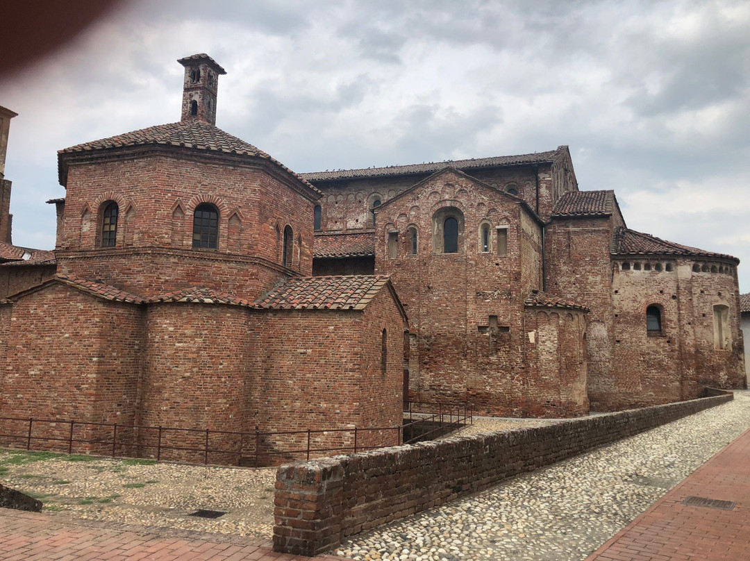 Basilica di Santa Maria Maggiore-Lomello必去景点