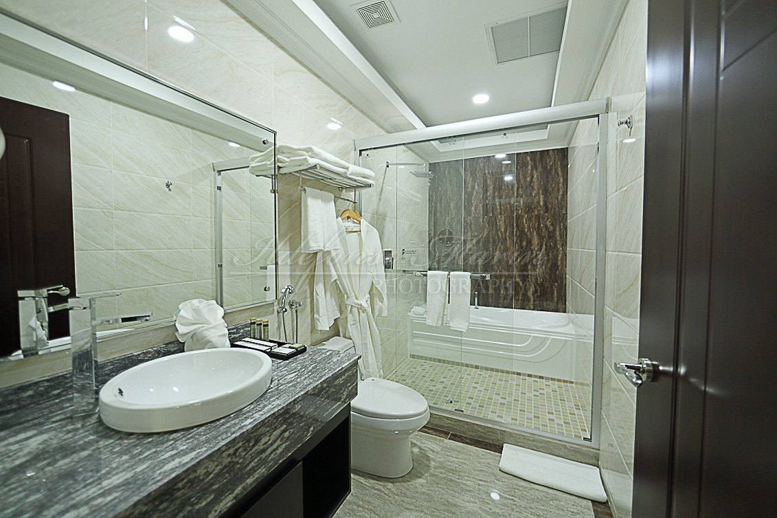 City Plaza Hotel & Suites-浴室