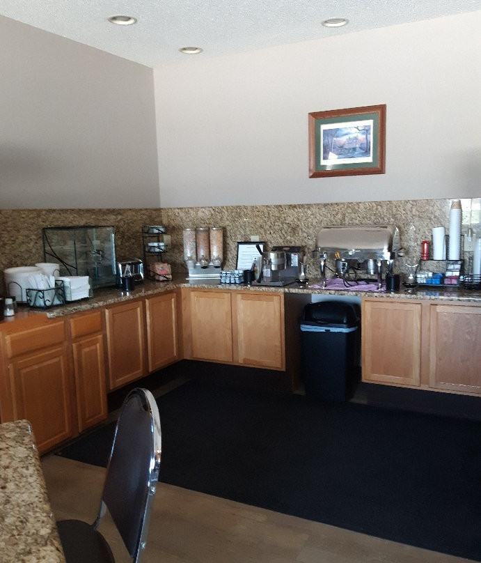 Garner Inn & Suites主图