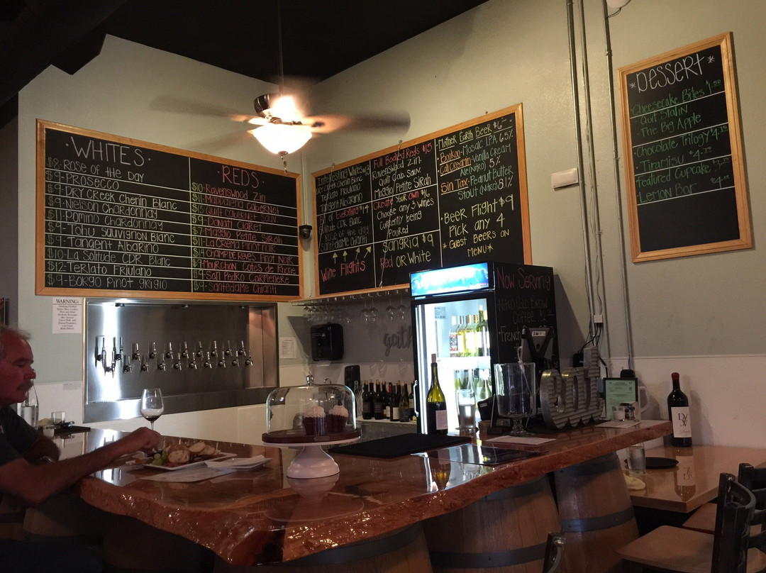 Mother Earth Brew Co.-维斯塔必去景点