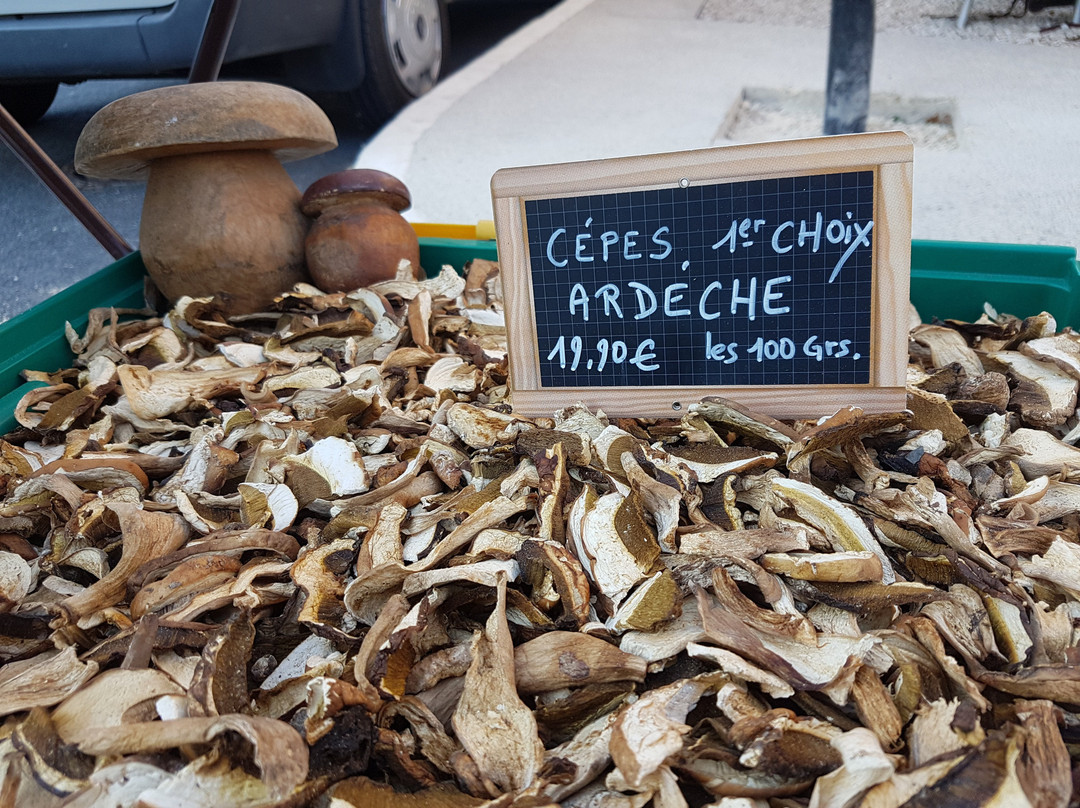 Marche Aux Truffes景点图片