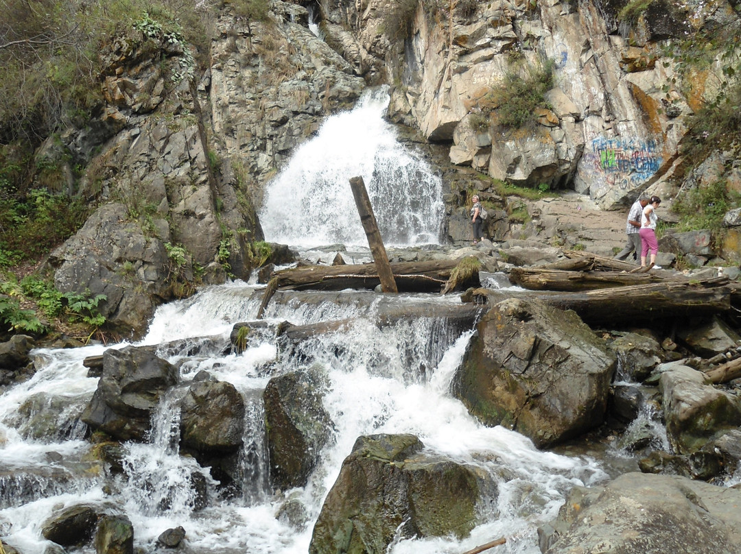 Waterfall Uchar景点图片