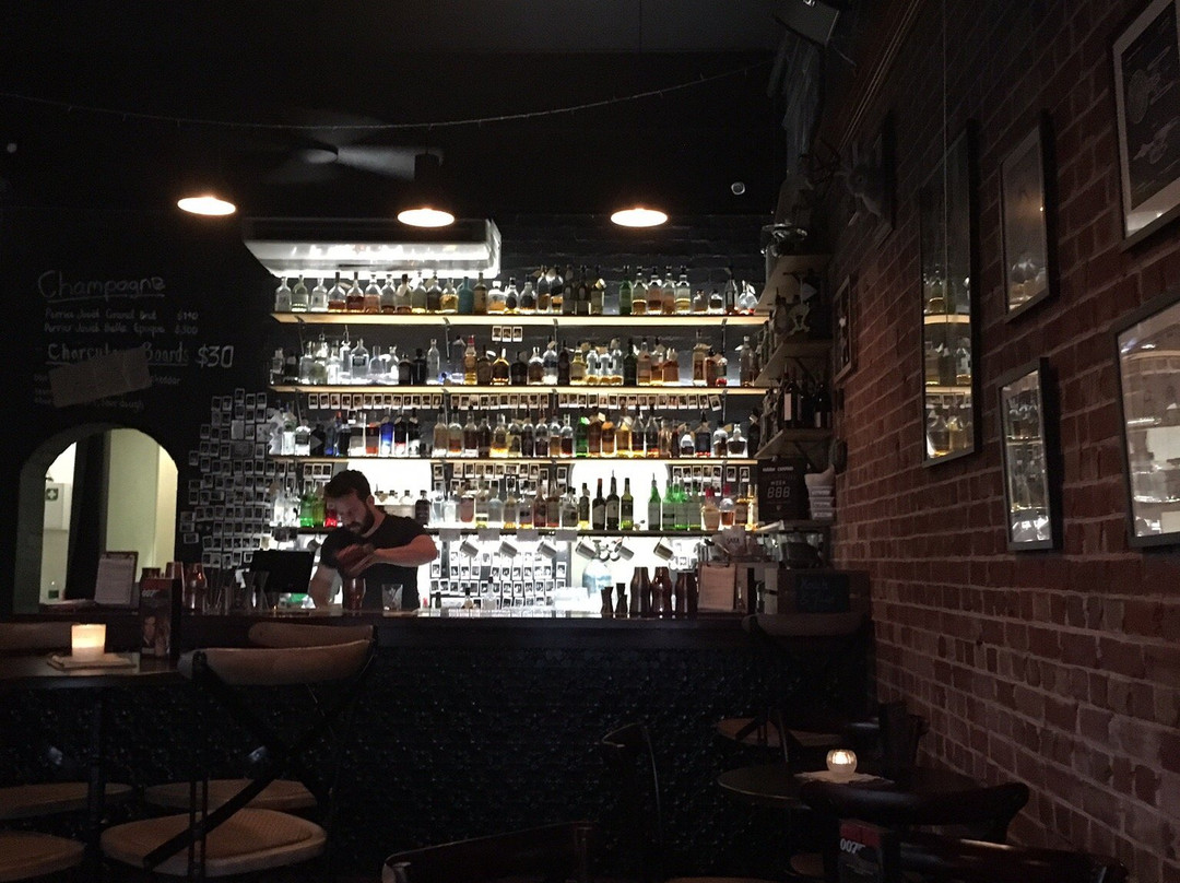 Hooch and Fellow-汤斯维尔必去景点