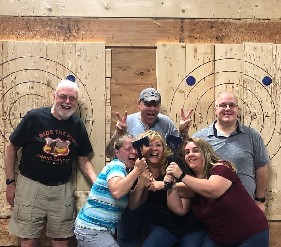 Blue Ox Axe Throwing-沃灵福德必去景点
