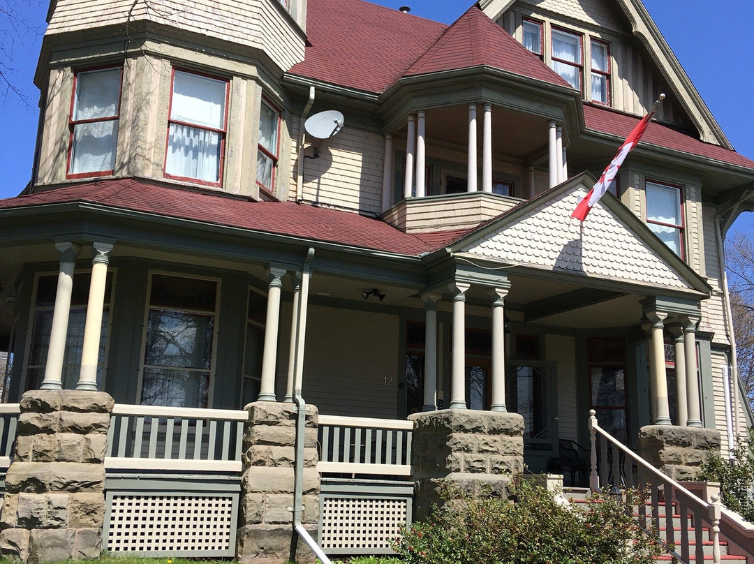 The Eden Hall Inn主图