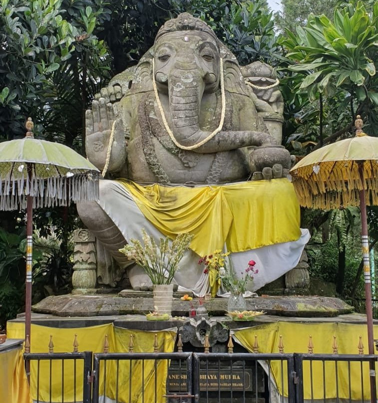 Pura Parahyangan Agung Taman Sari Gunung Salak-茂物必去景点