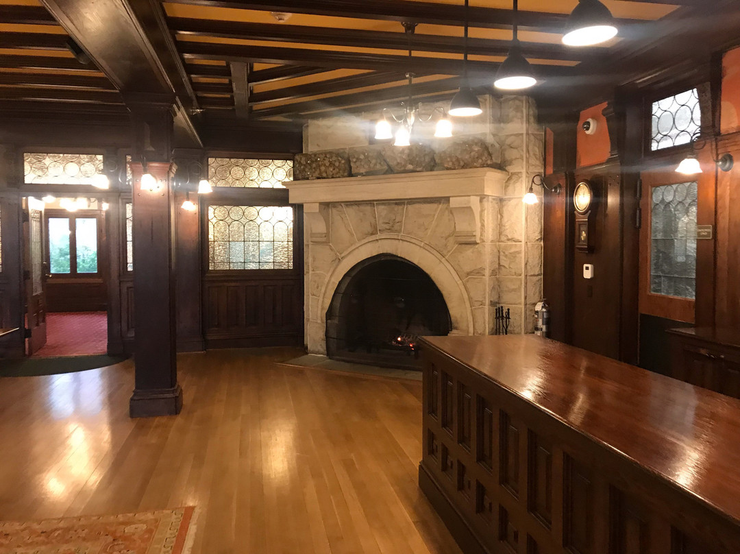 莫康克山豪斯酒店主图