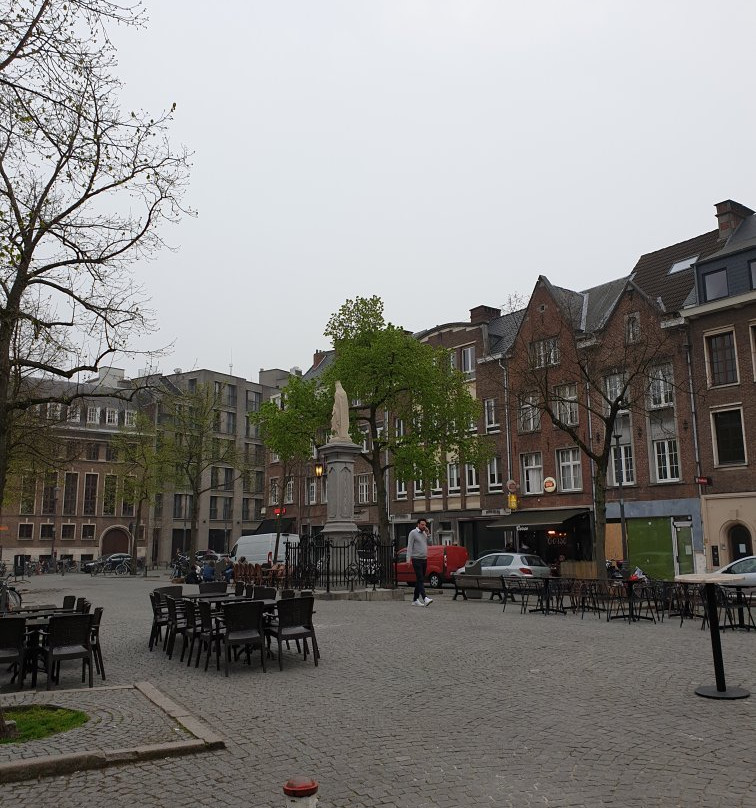 Vrijdagmarkt-安特卫普必去景点