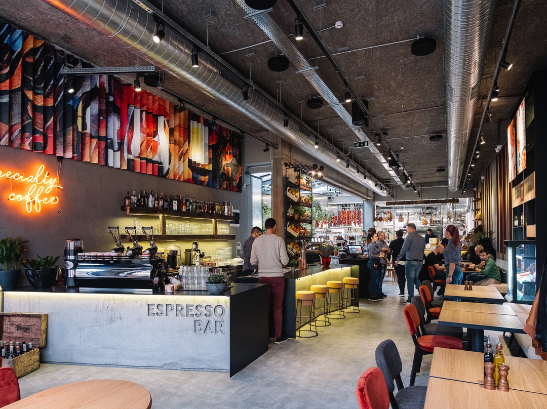 Marty Muzeului主图