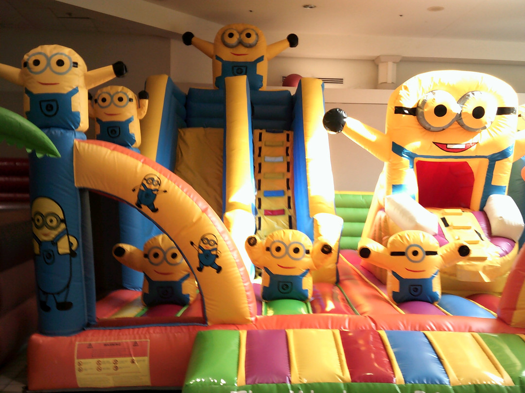 The Dinosaur Playground Bounce House-莱克威尔士必去景点