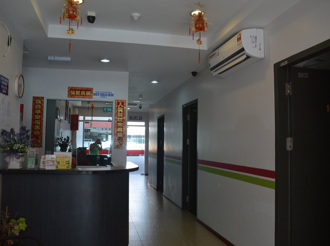 Red Tomato Hotel主图