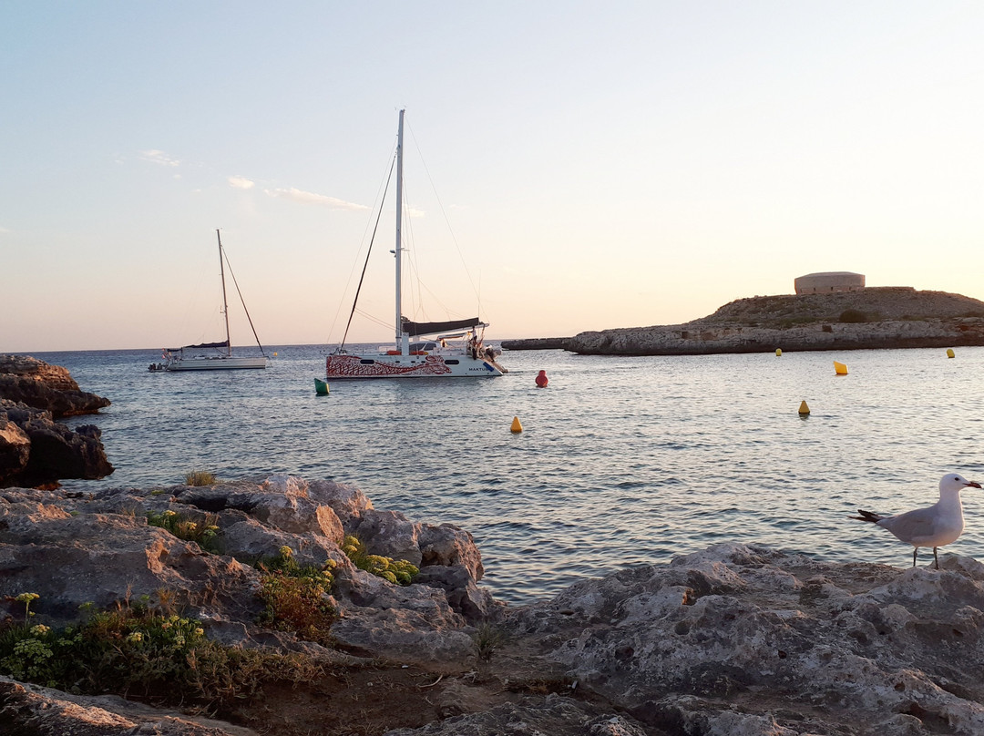 Playa Sa Caleta d'en Gorries-Cala Santandria必去景点