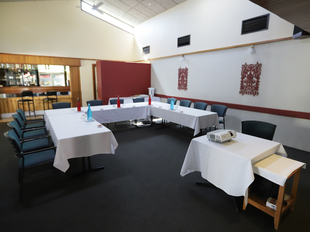 Central Emerald Hotel主图