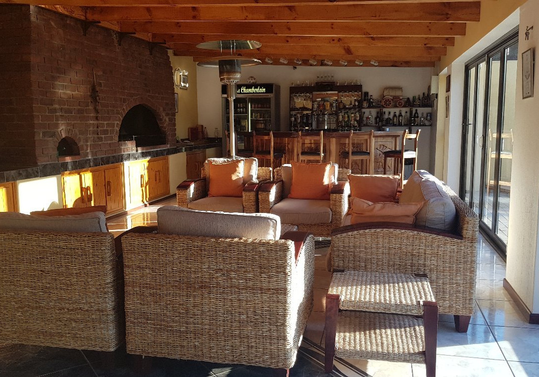 26 On Chamberlain Guest House主图