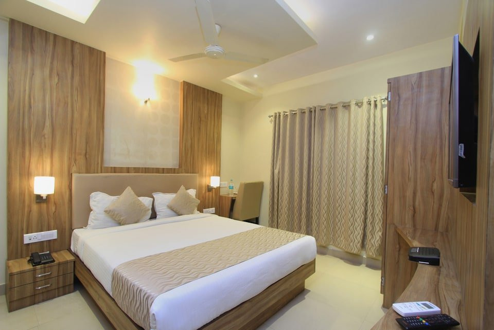 Hotel Plaza Heights主图